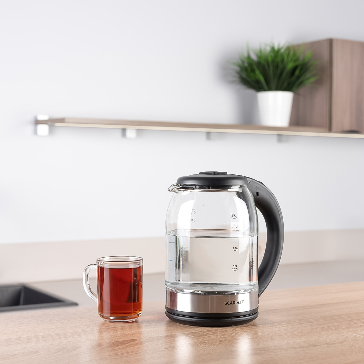 Чайник электрический Scarlett SC-EK27G10 1.7л. 1800Вт прозрачный/черный корпус: стекло/пластик